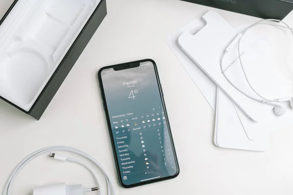 Разоблачение нового флагмана Apple iPhone 11 Pro Max — стоковое фото