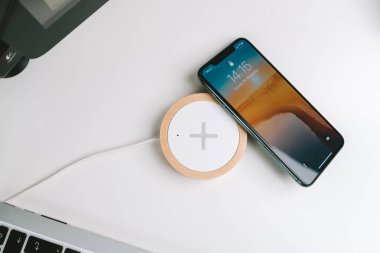 Yeni bir sancak gemisi Apple iPhone 11 Pro Max açılıyor.