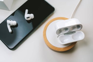 Yeni Apple Airpods Pro kulaklıklar