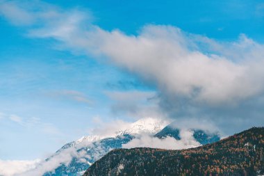 Kışın Bruneck. İtalya 'nın Güney Tyrol ili Puster Vadisi' ndeki en büyük şehirdir.