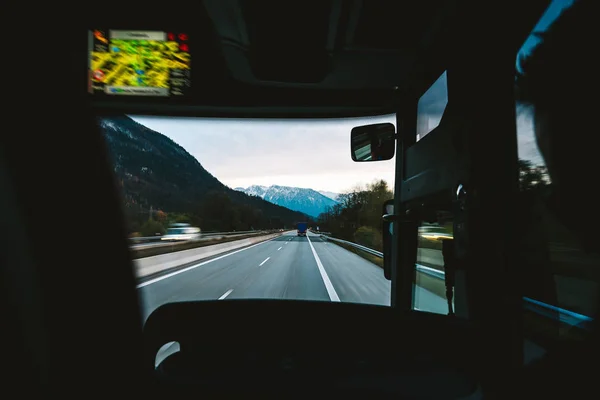 Italienische Alpen Durch Das Busfenster Reisen Von Deutschland Nach Italien — Stockfoto