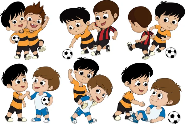 Güzel bir çocuk kümesi arkadaşlarıyla futbol oynadı.