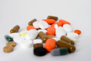 Tıbbi ilaçlar ve haplar.