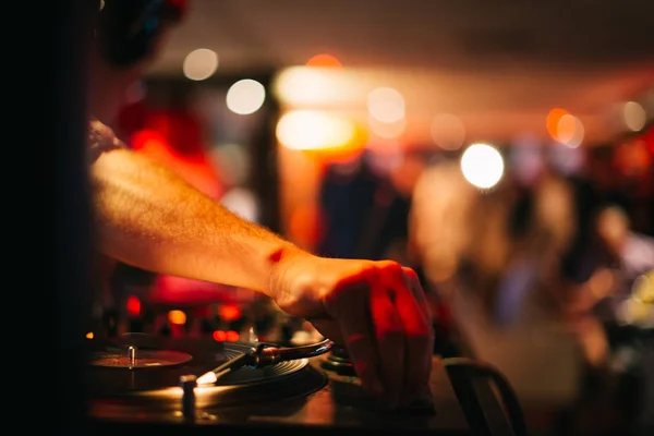 DJ toca-discos — Fotografia de Stock