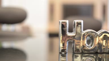 metal metin eve tablo arka plan bulanık Close-Up