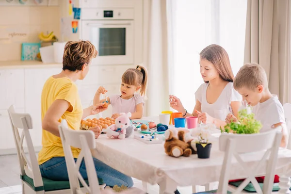 Family Easter Decoration Painting Eggs Mom Three Kids — Stock Photo, Image