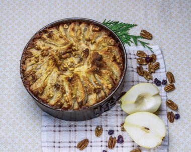 Pekan somun ile armut pasta ev yapımı organik meyve tart