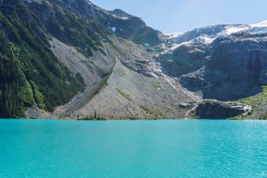 British Columbia, Kanada gün zaman gölde Joffre.