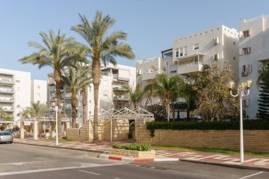 Nahariya, İsrail-Mart 21, 2018: Beyaz yeni binalar şehrin Nahariya, İsrail.