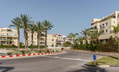 Nahariya, İsrail-Mart 21, 2018: Şehir sokaklarını binalar Nahariya, İsrail.