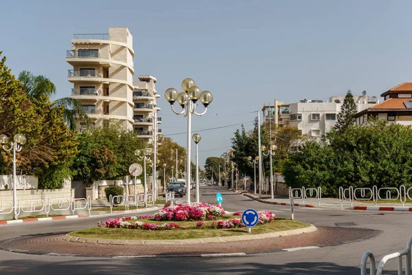 Nahariya, Izrael-március 21, 2018: Városi utcák és épületek Nahariya, Izrael. — Stock Fotó