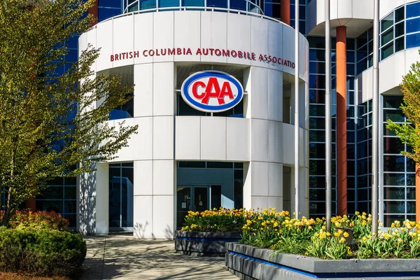 BURNABY, COLUMBIA BRITÁNICA, CANADÁ - 12 de abril de 2019: BCAA British Columbia Automobile Association building entrance . — Foto de Stock