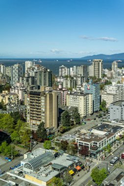 Vancouver, Kanada - 27 Nisan 2019: Kuşbakışı şehir merkezindeki modern binalar.
