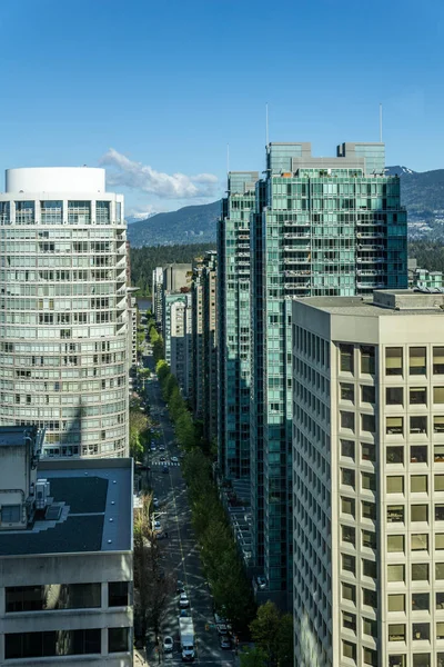 Vancouver, Kanada - 27 april 2019: moderna byggnader i centrala delen av staden fågelperspektiv. — Stockfoto