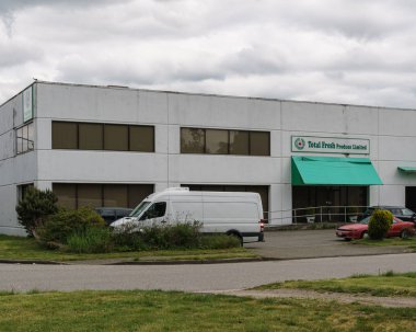 Vancouver, Kanada - 17 Mayıs 2019: Toplam taze üretim sınırlı depo binası.