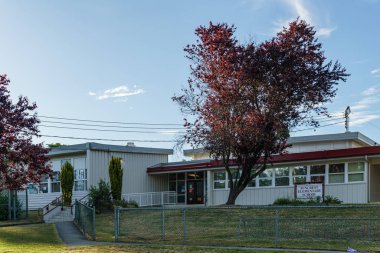 Burnaby, Kanada - 12 Haziran 2019: Büyük şehirdeki sessiz mahalle manzarası