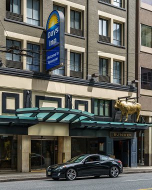 Vancouver, Kanada - 12 Haziran 2019: Şehir merkezindeki Days Inn Oteli.