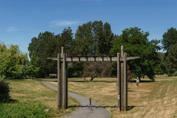 Burnaby, Kanada - 11. června 2019: Burnaby Fraser Foreshore Park v létě. — Stock fotografie