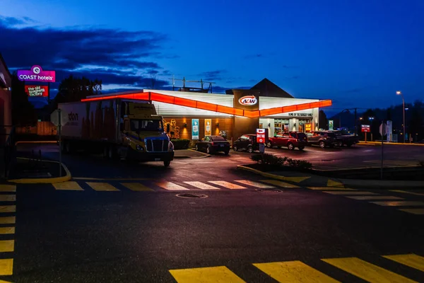 Abbotsford Canada February 2020 Restaurant Retail Store Strip Mall Early — Stock Photo, Image