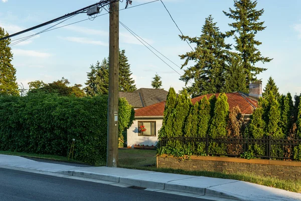 Burnaby Canada Juni 2019 Straßenansicht Eines Ruhigen Viertels Der Großstadt — Stockfoto