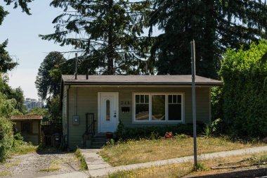 NEW Westminster, CANADA - 26 Haziran 2019: Büyük şehrin sakin mahalle manzarası.