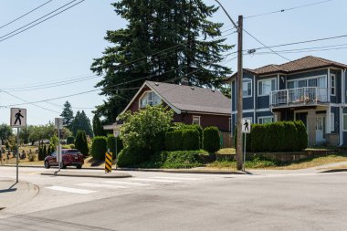 NEW Westminster, CANADA - 26 Haziran 2019: Büyük şehrin sakin mahalle manzarası.