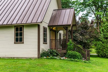 MAPLE RİDGE, CANADA - 5 Temmuz 2019: Timberline çiftlik kampı ve inziva merkezi kır evi