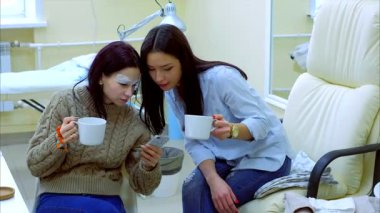 Kalıcı makyaj dövme Güzellik Salonu. Yordam vermeden