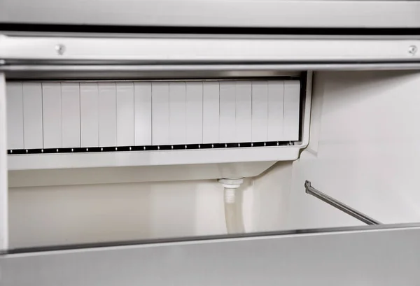 Kafe ve restoranlar için endüstriyel buzdolabı ben müstakil