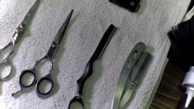 Kuaför makas tam aracı kurulu ağır çekim dan iyi bakıyor
