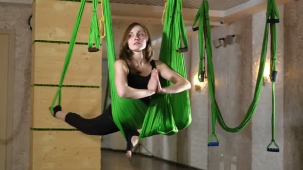 Practice of anti gravity fly yoga with hammock. 4K — Stock Video