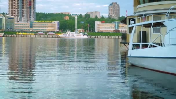 Het schip is in de haven — Stockvideo