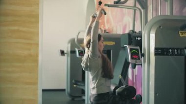 Ağırlık 4 k dışarı çalışan kadın