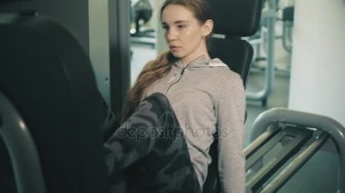 Ağırlık 4 k dışarı çalışan kadın