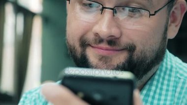 4 k Evet genç ve hırslı bir adam