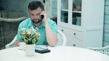 4 k Evet genç ve hırslı bir adam