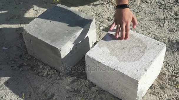 Productie van schuim betonblokken — Stockvideo