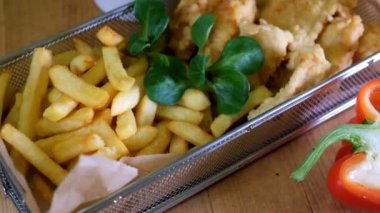 Chili soslu kapalı daldırma tavuk nugget yavaş yemek