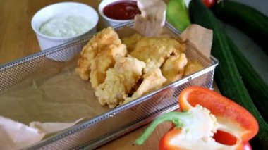 Chili soslu kapalı daldırma tavuk nugget yavaş yemek