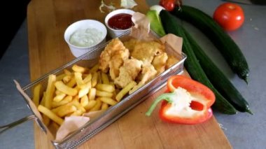 Chili soslu kapalı daldırma tavuk nugget yavaş yemek