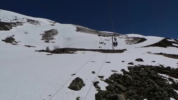 Widok z kolejki linowej w górach — Wideo stockowe