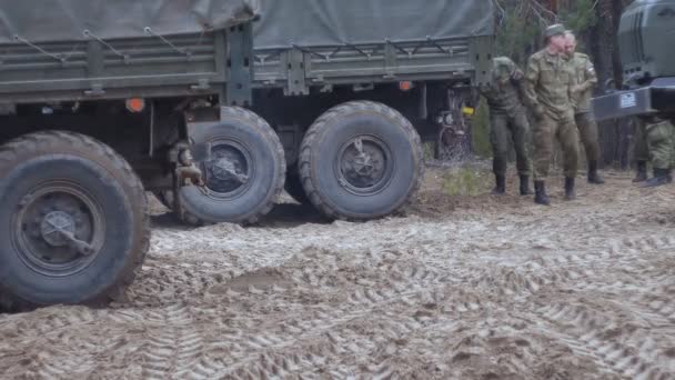 RÚSSIA, Novgorod - 21 de abril de 2018: Beat, paintball team picking in Nizhny Novgorod — Vídeo de Stock