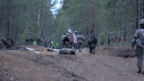 Rusland, Novgorod - 21 April 2018: Beat, paintball team plukken in Nizjni Novgorod — Stockvideo