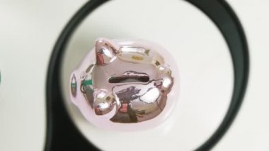 Domuz kumbarası pembe domuz. Yatırımlar ve iş. İnsan ve para