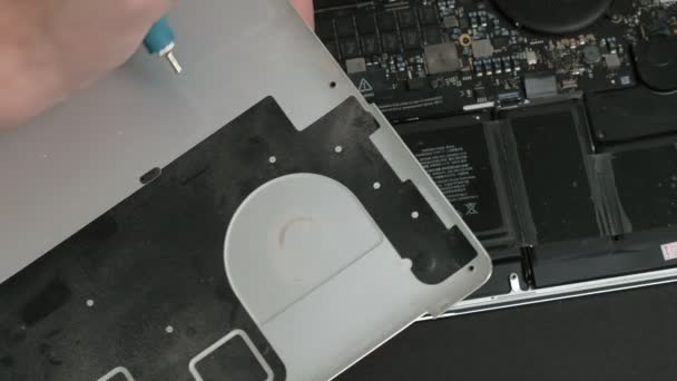 Réparation d'ordinateur portable. Micropuces fermer 