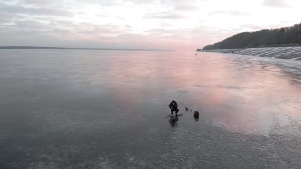 Le vol est appelé une rivière gelée . — Video