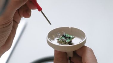 Elektronik alanında uzmanım..