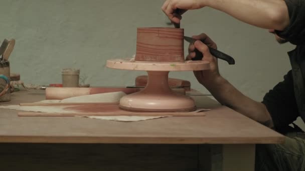 Ceramist work in the workshop. — Stock Video