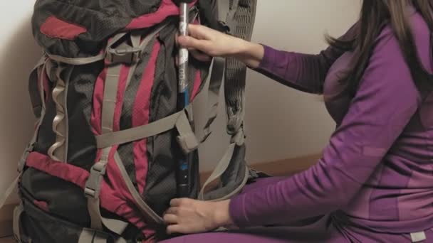 Tırmanma ekipmanları ücretleri — Stok video