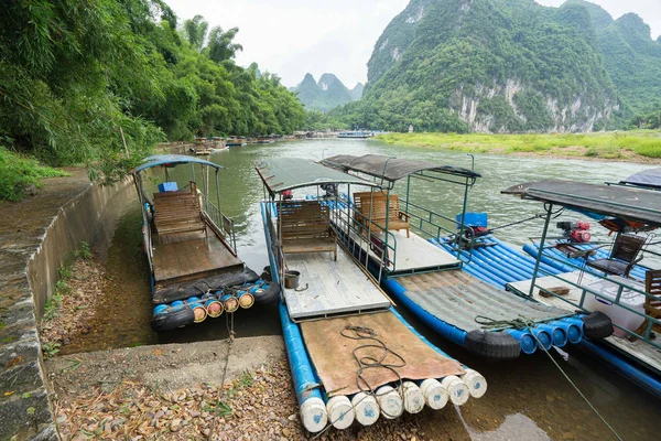 Balsas en el río Li — Foto de Stock